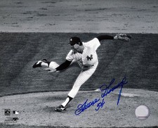 Goose Gossage Signed New York Yankees B&W Pitching 8x10 Photo - (SCHWARTZ COA)