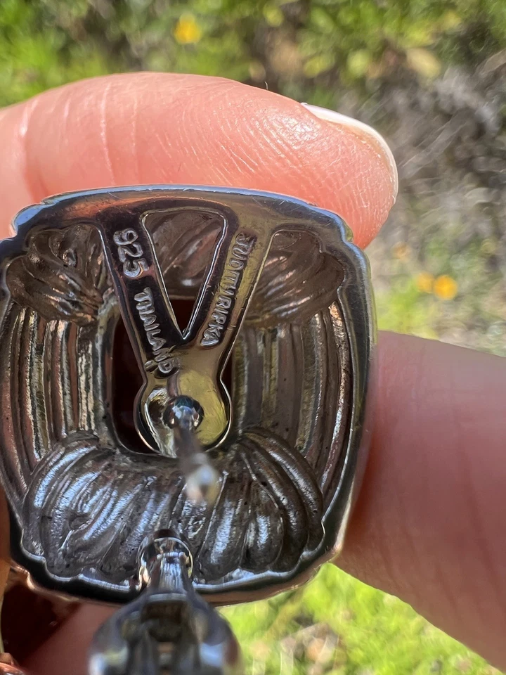 Pendientes Omega de plata de ley Judith Ripka ojo de tigre Foto 3 de 4