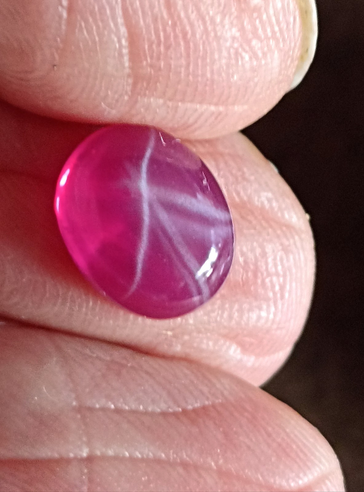 Rubis Étoilé véritable en bague sur mesure pour sublimer vos soirées