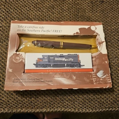 Reader's Digest Southern Pacific Train Locomotive - Pen 2001 Set 2001 N Scale