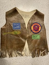 VINTAGE SCOUT PATCH VEST YOUTH SIZE BROWN Y-INDIAN GUIDES MINI INDY YMCA CROW