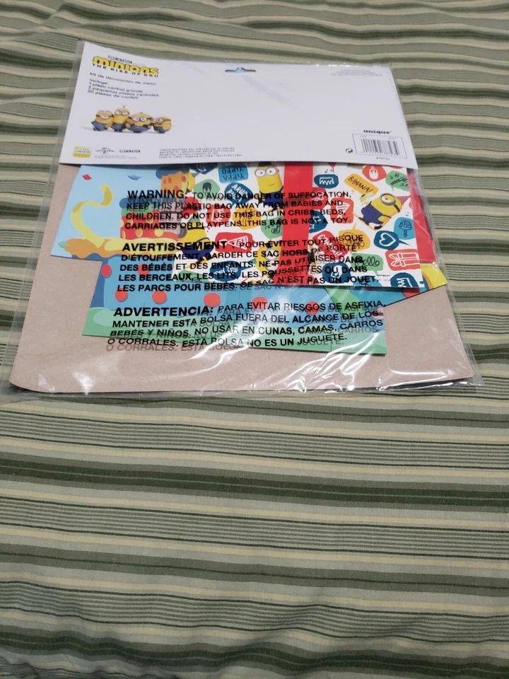 KIT DECORACIÓN MESA MINIONS Y DIADEMA ILUMINADA  Foto 2 de 4