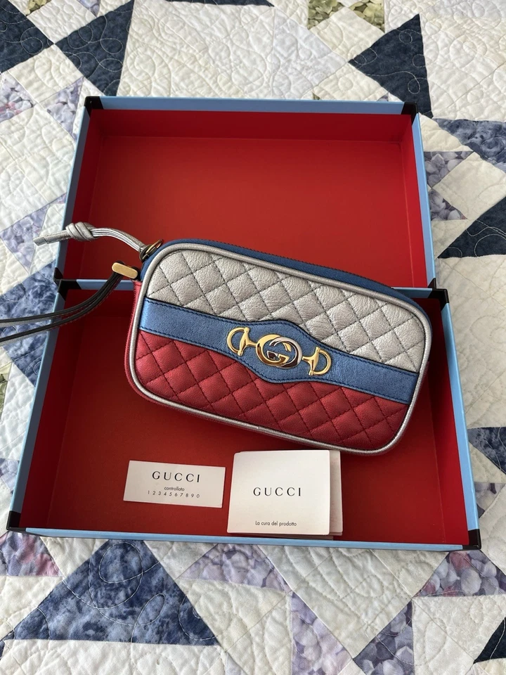 Auth Gucci Metallic Blue Red Trapuntata Zumi Quilted Wristlet Pre-owned w Box - Image 3 of 4