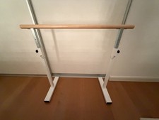 Tragbare h&ouml;henverstellbare Ballettstange freistehend Holzstange wei&szlig;