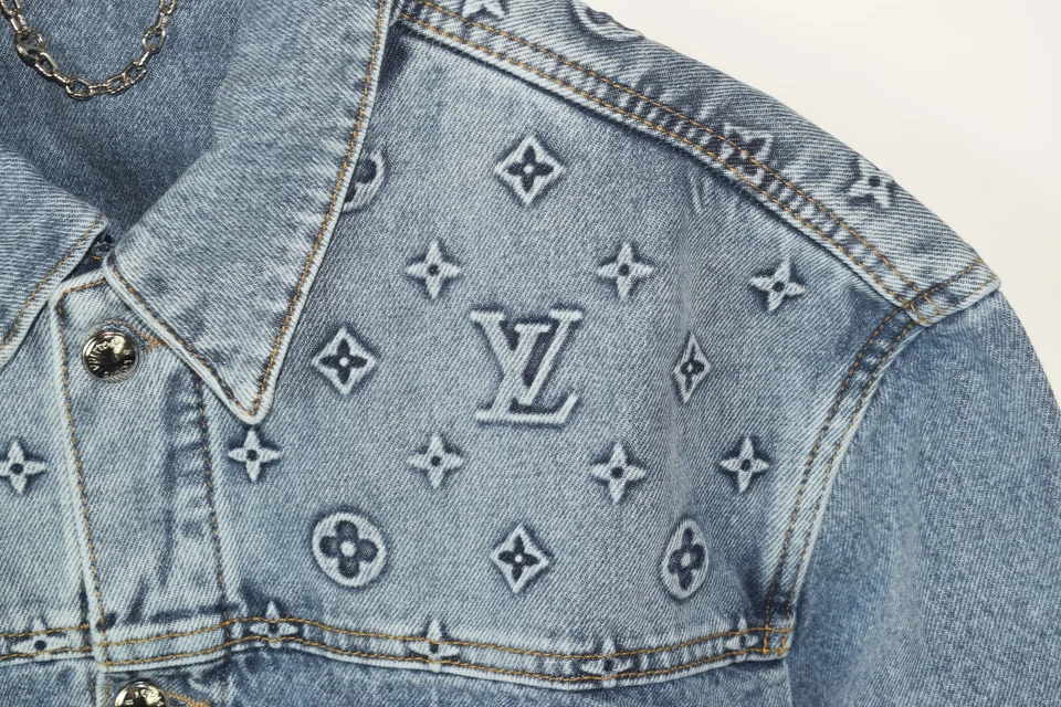 Chaqueta con monograma Louis Vuitton para hombre talla US L Foto 3 de 4