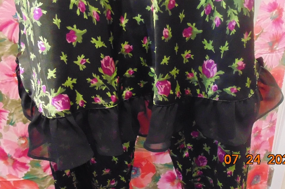 Betsey Johnson Intimates Black Rose Floral Sleepwear Top Pants 2pc Set -Size S - Image 3 of 4