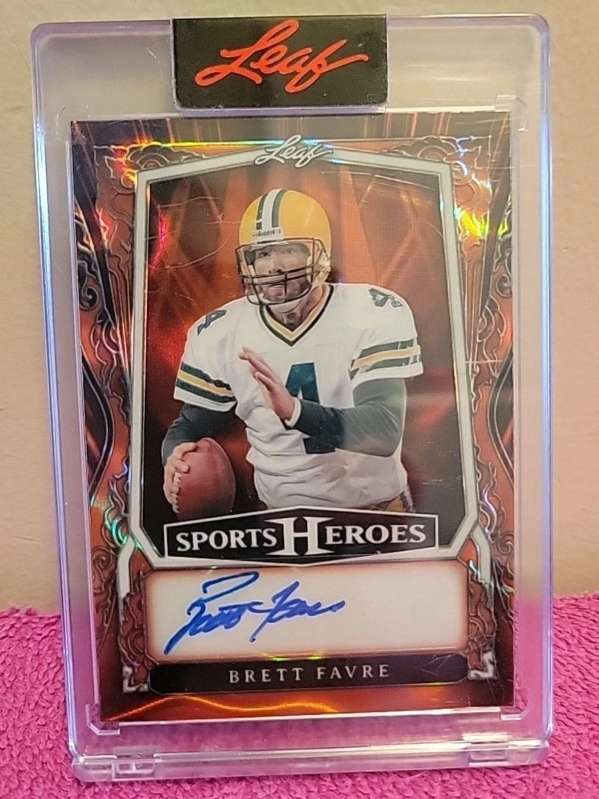 Leaf Brett Favre Football Autographed Sports Trading Cards