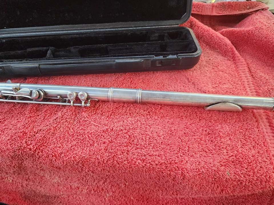 FEBOS FLAUTA-ESTUDIANTE/INTERMEDIA/PLATEADA BANDA FLAUTA-CON ESTUCHE USADO Foto 4 de 4