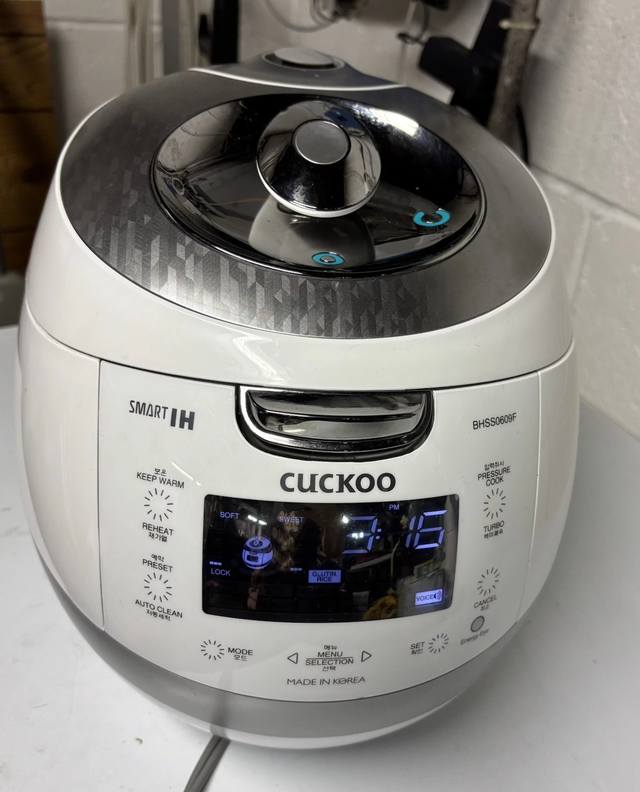 Cuckoo multi-function electric pressure rice cooker AHSS1009FN. Smart Induction
