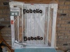 Babelio Baby Gate White Doorways Stairs 26''-40'' Auto Close Dog Gate CB-M-101