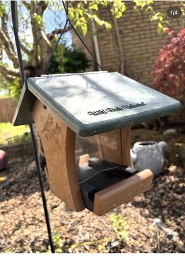Wild Birds Unlimited Pollywood Hanging Birdfeeder ￼