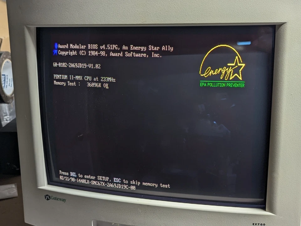 Gateway EV700 17" CrystalScan CRT Computer Monitor Retro Gaming - Image 3 of 4