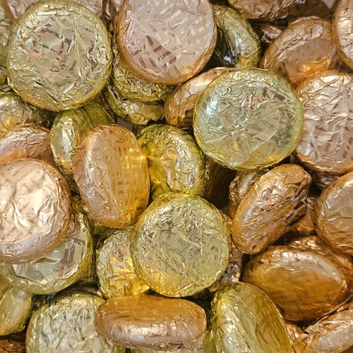 Gift Box Assorted Foil Cremes Fondant Creams Whitakers Chocolates (250g or 500g) - Picture 24 of 25