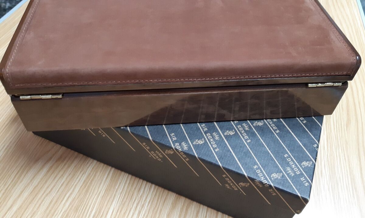 SIR RONDO's Italy Brown Leather Case to Display 24 Pens or SIR RONDO's Italy Brown Leather Case to Display 24 Pens or