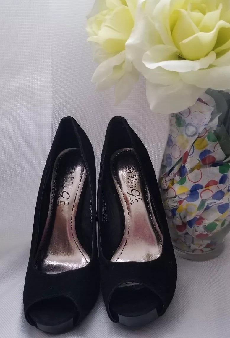 Escarpins Ouvertes (Open Toe Pumps) Noires De La Marque Rouge - Pointure US 6 Femme, Occasion