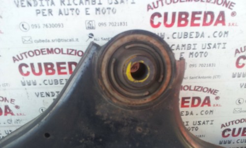 Braccio sospensione anteriore SX Land Rover Freelander II 2008 LR007206 - Foto 3 di 7