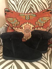 Cat and Jack Youth Girl's Suede Faux Fir Zipper Slip-On Boots Size 4 GUC