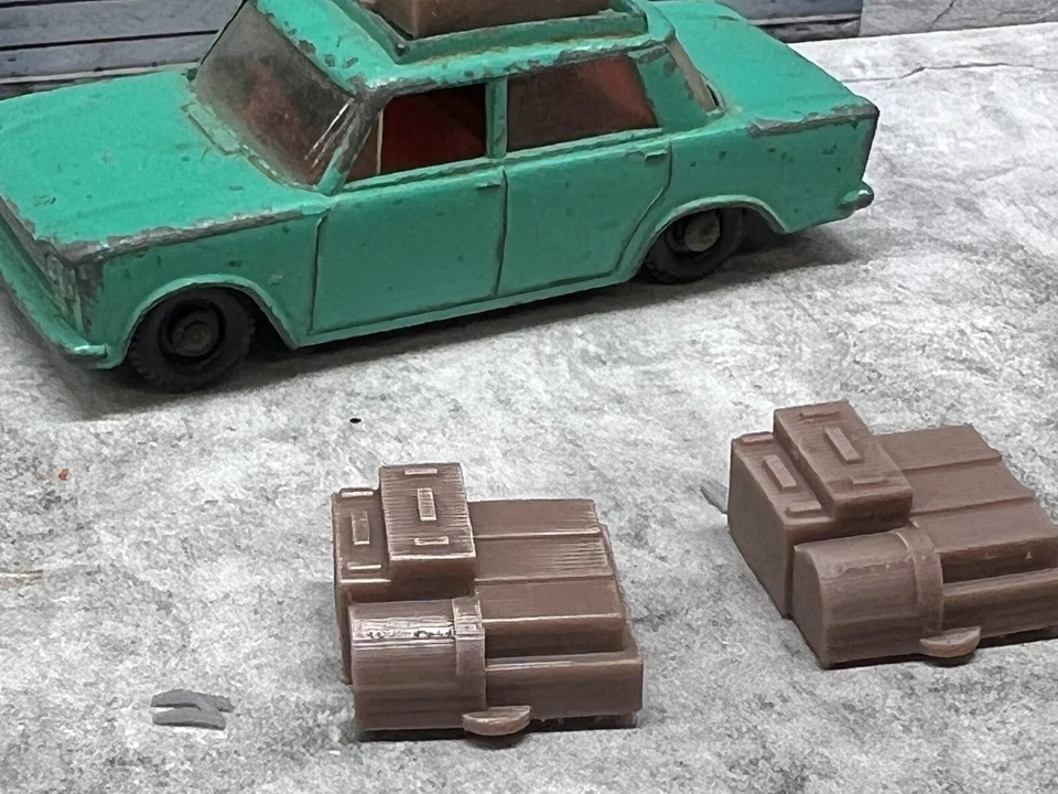 Matchbox Lesney Fiat 1500 No. 56 (2 LUGGAGE, CAR NOT INCLUDED) - Image 2 of 3