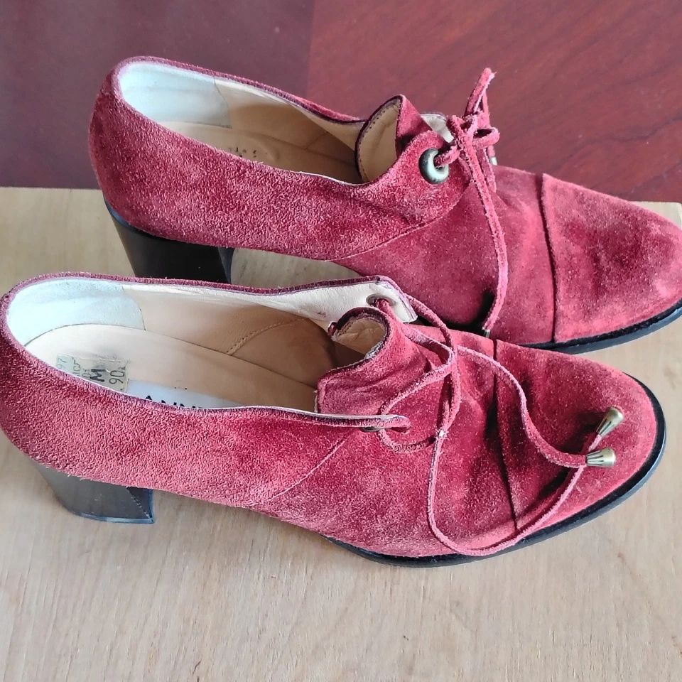 Sapato Mocassim Anne Klein Feminino Tamanho 7.5M Vermelho Moeda Bomba Pré-propriedade qp - Imagem 3 de 4