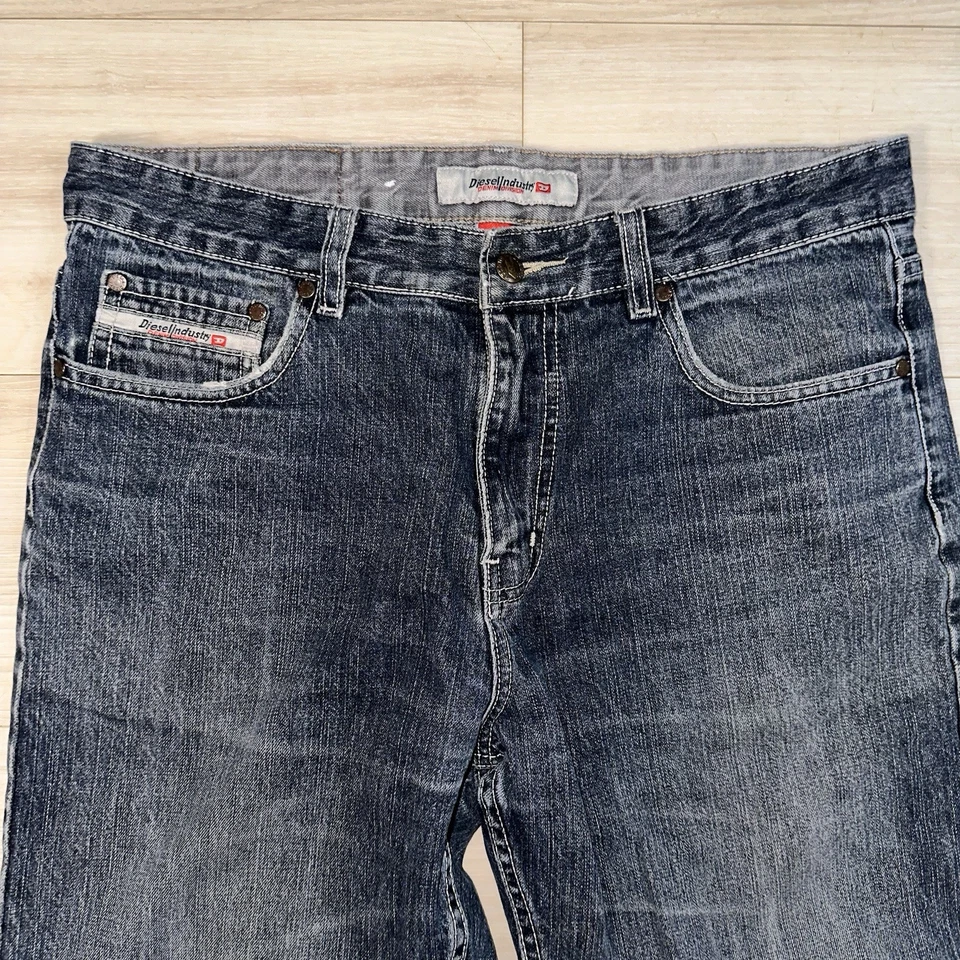 Pantalones de mezclilla Diesel para hombre pierna recta calce regular elásticos azul oscuro lavado W34 L30 Foto 4 de 4