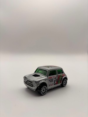 Mattel 2000 Hot Wheels Morris Mini Cooper 102 Tiger Rally Die Cast Car.