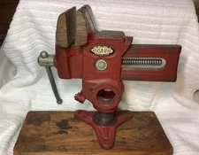 Vintage The Will Burt Co. VERSA-VISE W/ Stand And Works Gun Smithing Pivoting