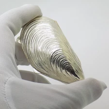 Vintage Italian Handmade Genuine Silver Florentine Mussel Shaped Large Pill Box