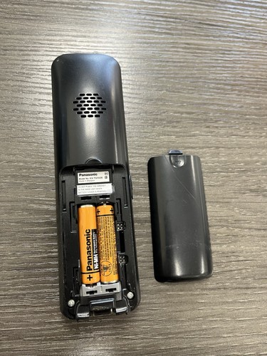 Panasonic KX-TGFA30 Testowana słuchawka robocza Telefon bezprzewodowy i podstawa ładowania PNLC1040 - Zdjęcie 2 z 5