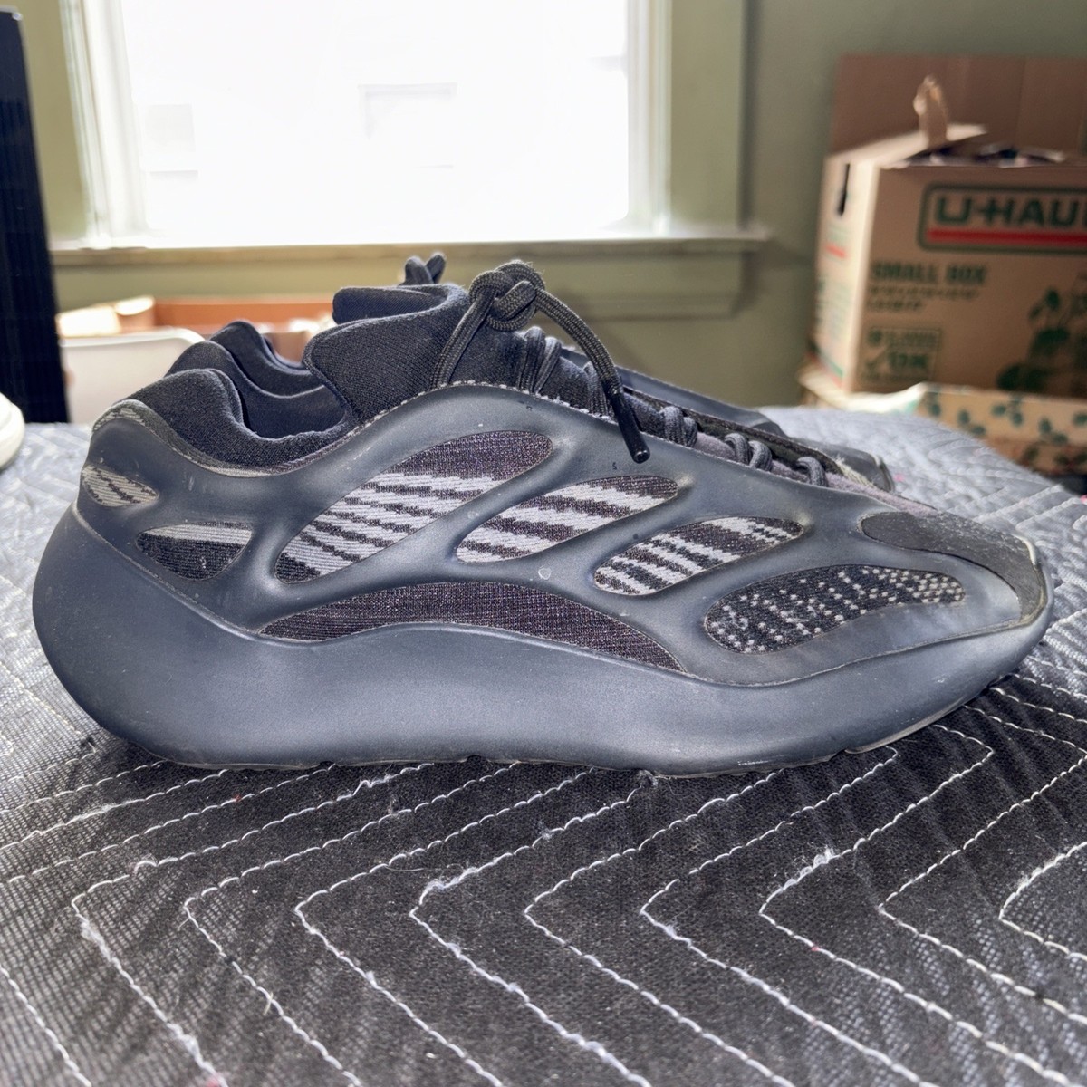 yeezy 799 v3 dark glow