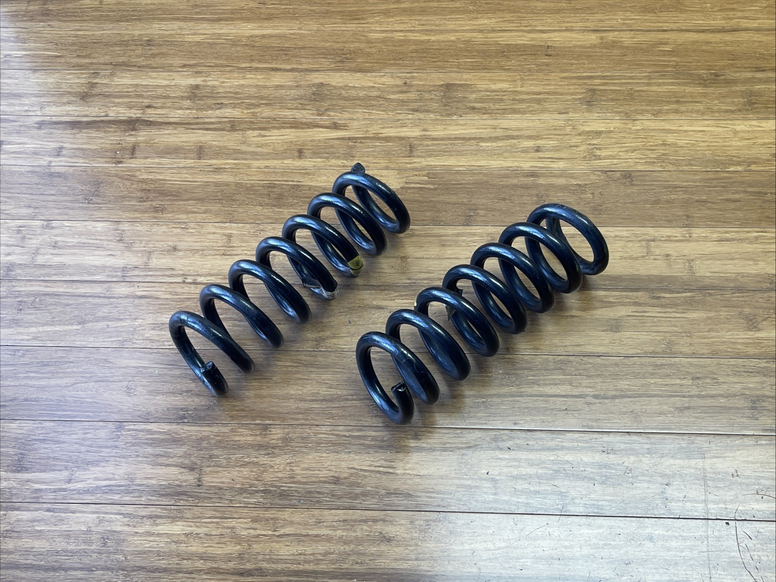 2014-2024 Maserati Ghibli Rear Left & Right Suspension Coil Spring Set of 2 OEM