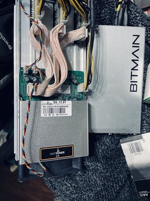 Bitmain Antminer S9 14 TH/s Bitcoin Miner with APW3 Power Supply