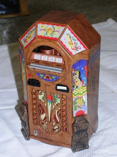 JUKE BOX MINIATURE WURLITZER VICTORY YEAR 1943 - Picture 2 of 4