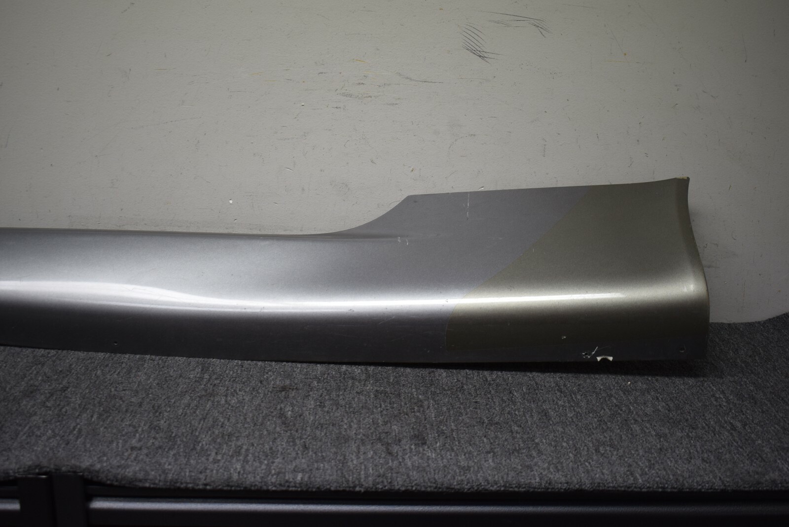 ASTON MARTIN DB9 ROCKER PANEL MOLDING FACTORY OEM.