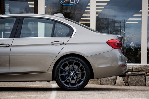 2017 BMW 3-Series xDrive - Picture 18 of 40