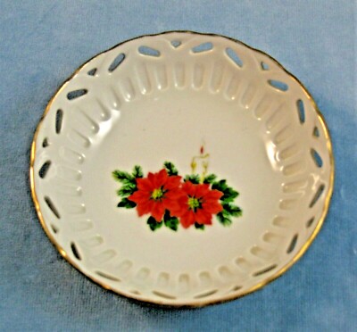 Fairmont Perfect Porcelain 5'' Berry/ Nut Bowl  Poinsettias with Candle
