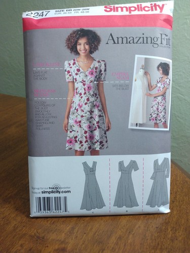 Simplicity Schnittmuster 2247 Gr. BB 20W-28W Kleid in 3 Styles ungeschnitten neu aus altem Lagerbestand - Bild 4 von 14