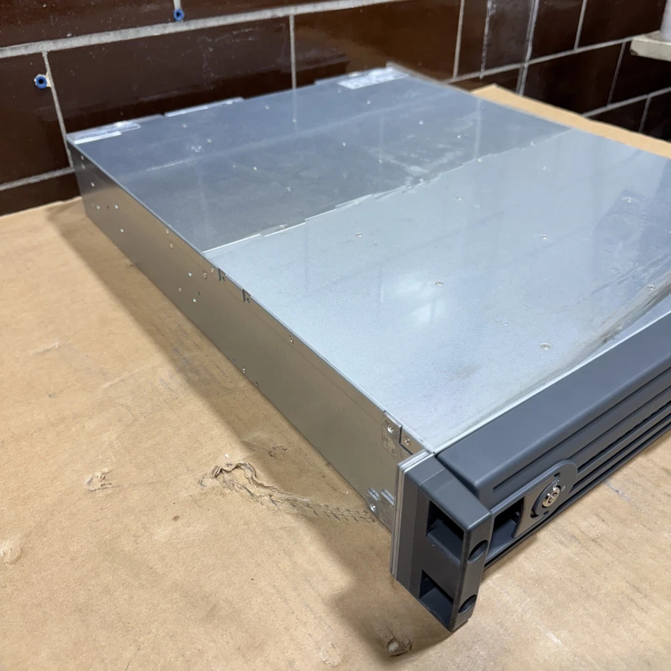 Promise Technology VTrak E310S 12 Bay Dual Controller 100-240VAC - Image 3 of 4