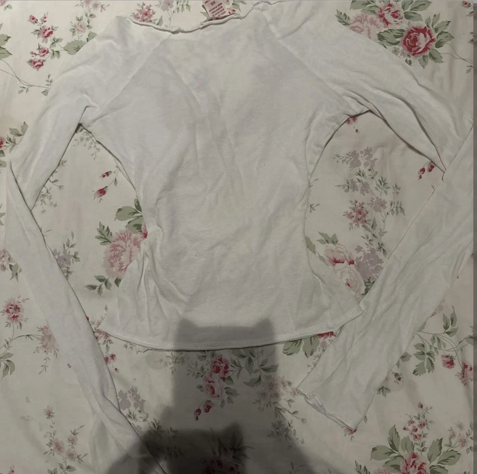 Authentic vintage Y2K Abercrombie & Fitch Cream lace long sleeve top - Image 4 of 4