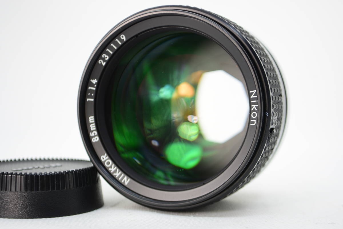 ニコン Nikon Ai-s NIKKOR 85mm F1.4 Amazon.com : Nikon 85mm f/1.4 Nikkor AI-S Manual Focus Lens