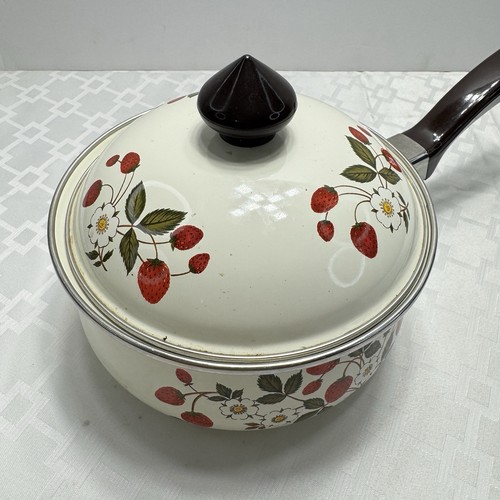 Vintage Sheffield Strawberries n Cream 5 Cup Saucepan Pot w Lid Enameled 1970s - Picture 2 of 13