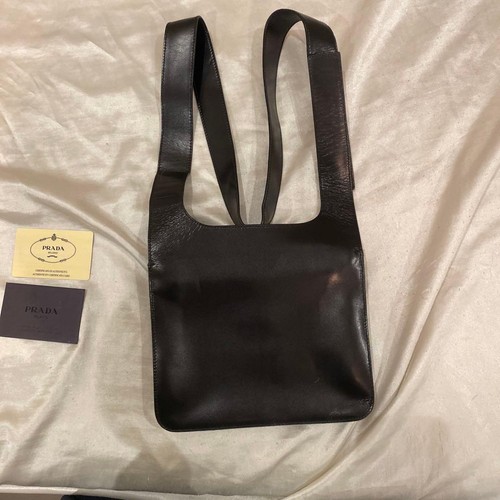 バッグ 1999 prada leather shoulder bag black PRADA 1999 Leather Shoulder Bag Vintage Archive From … - Gem