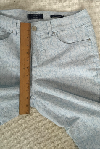 Charter Club Bristol Capri Jeans Size 8 Light Blue White Paisley Mid Rise Skinny - Picture 9 of 11