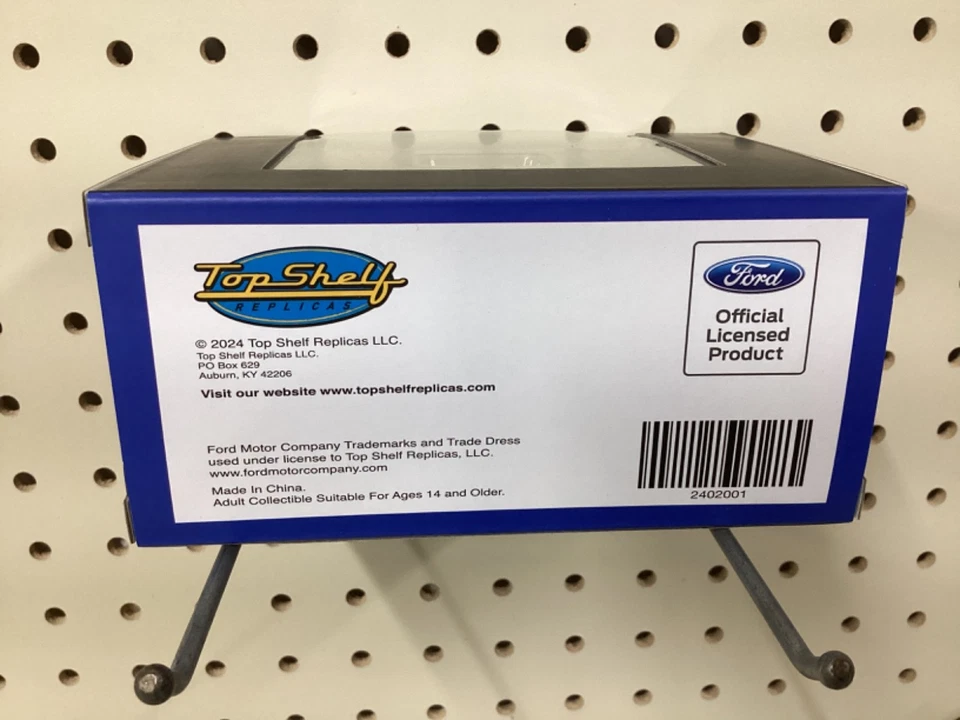 1:64 Top Shelf Replicas Ford 846 Versatile with duals - Image 3 of 4