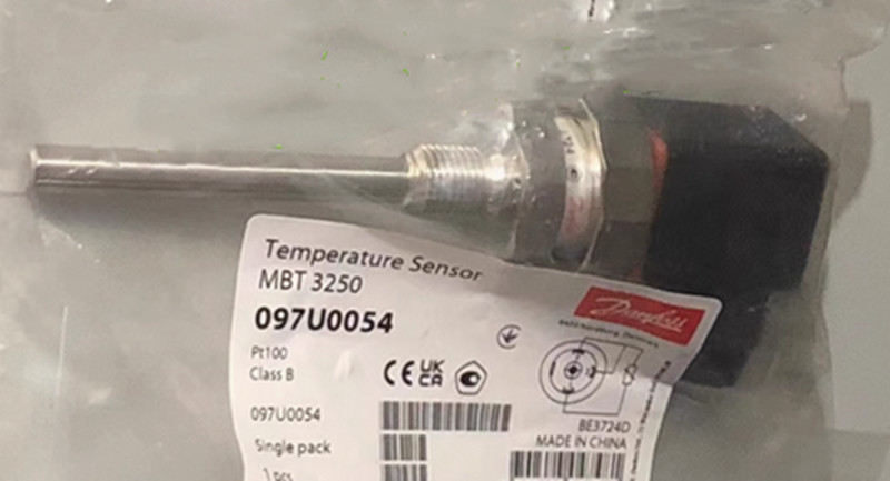 Danfoss MBT3250 temperature sensor 097U0054 UPS shipping