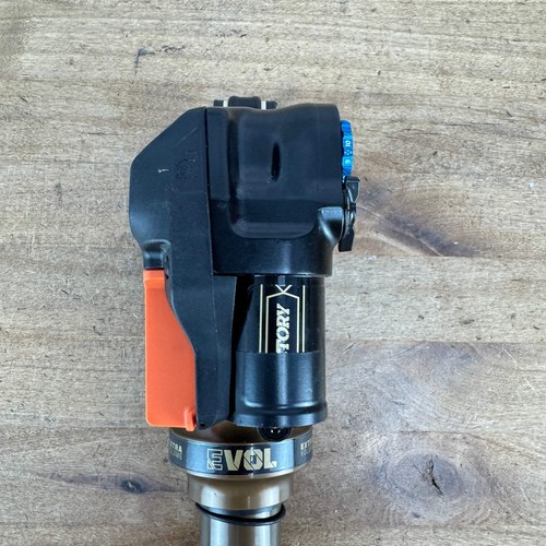 Low Mile! Fox Float Live Valve Factory Kashima 210mm x 52.5mm Rear Shock w/ Neo - Picture 6 of 8
