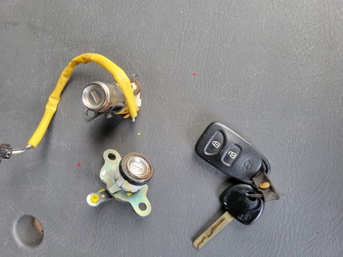 🔑 2012 - 2017 Hyundai Accent Sedan Ignition Switch Door Lock Cylinder Trunk - Picture 3 of 9