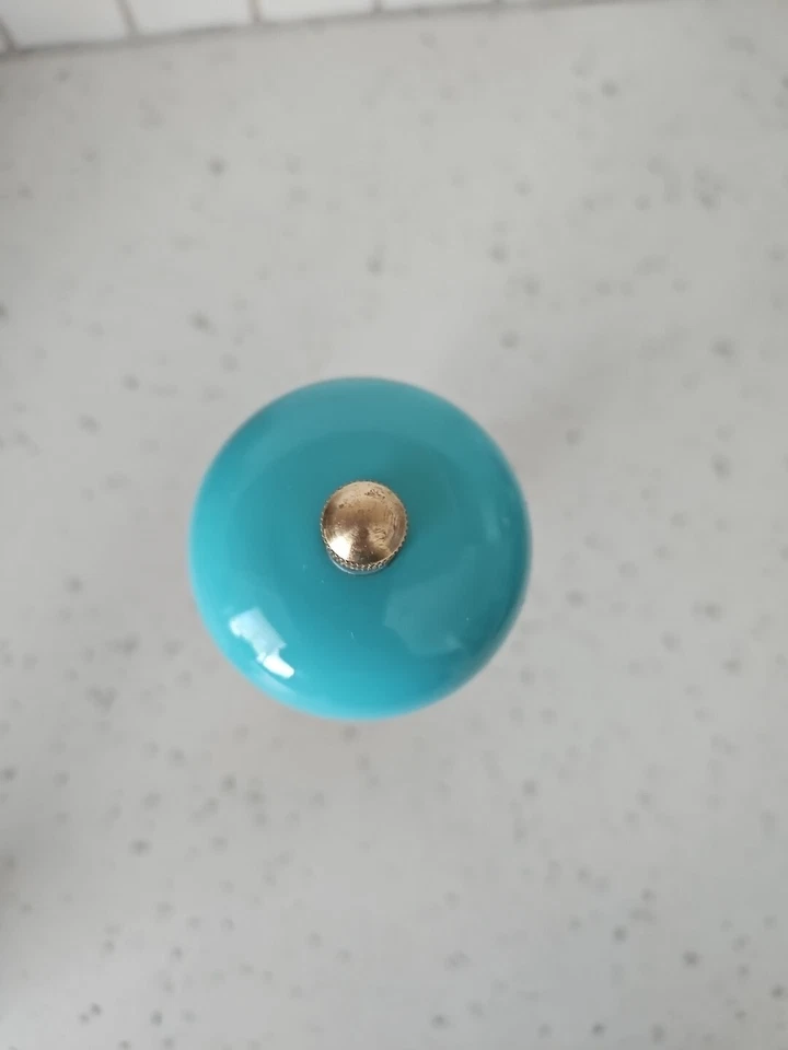 Pioneer Woman Pepper Grinder Mill Turquoise Carved Acacia Wood - Image 3 of 4