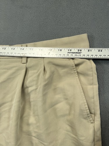 Cutter & Buck Shorts Mens 42 Khaki Pleated Golf Outdoor Casual Mens - Picture 2 of 12