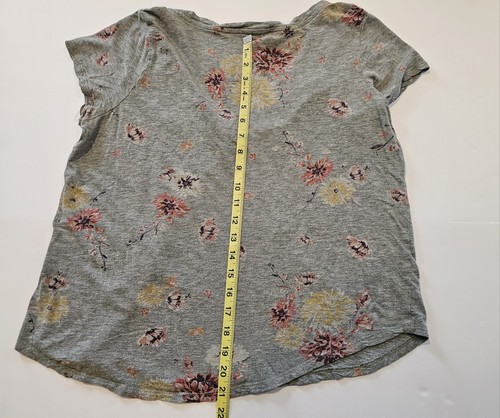 Torrid Damen Blumen Tasche T-Shirt Baumwolle Grau V-Ausschnitt Kurzarm - Gr. 00 - Bild 4 von 5