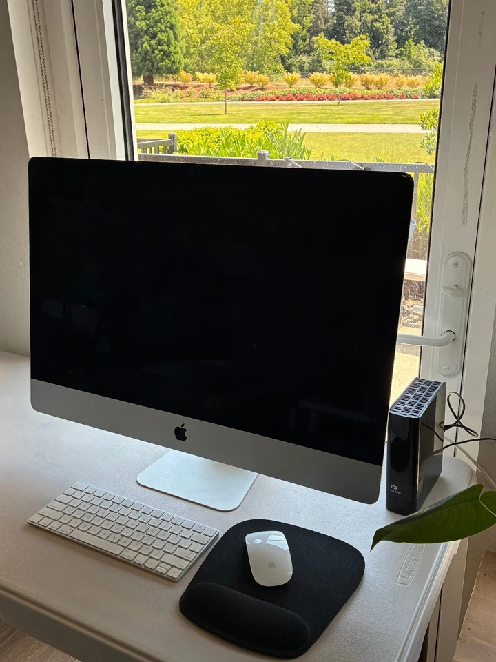 Used Apple iMac (Retina 5K, 27-inch, Late 2015) Frame damaged - Image 2 of 4